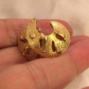 Vintage Jewelry - Swirl half circle gold satin work clip earrings Vintage Jewelry - Swirl half circle gold satin work clip earrings
